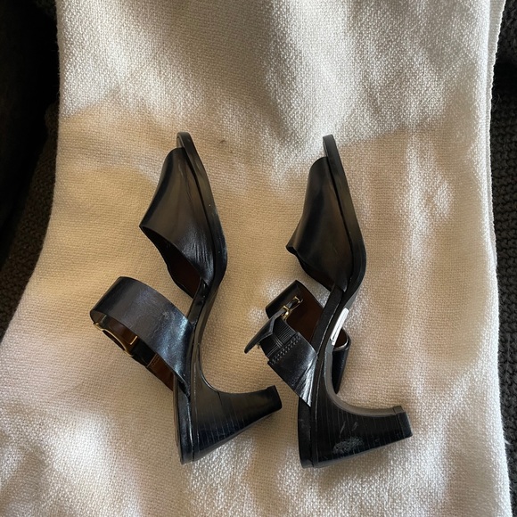 Sandals - Picture 2 of 3